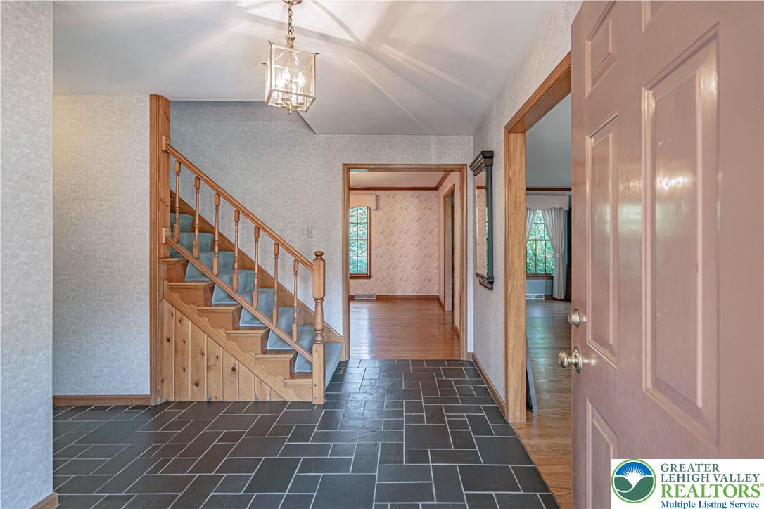 4984 Meadowview Drive