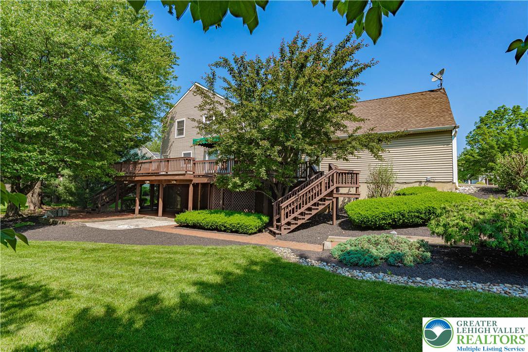 4984 Meadowview Drive