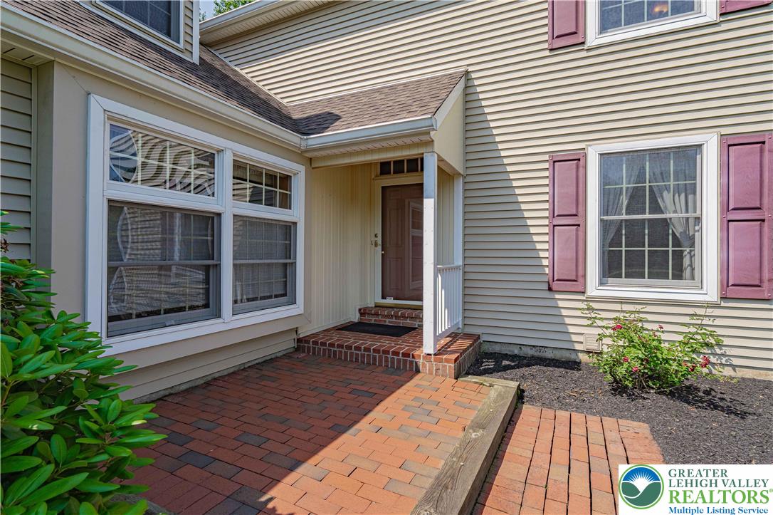 4984 Meadowview Drive