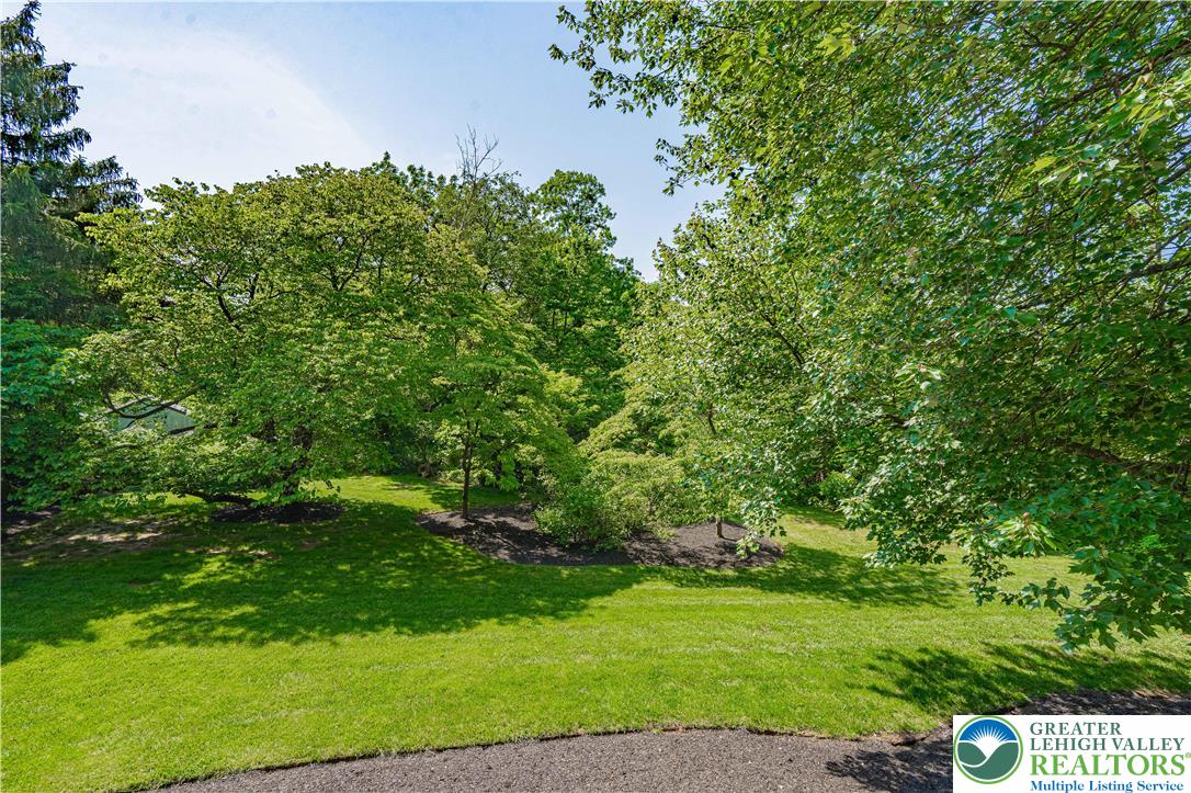 4984 Meadowview Drive