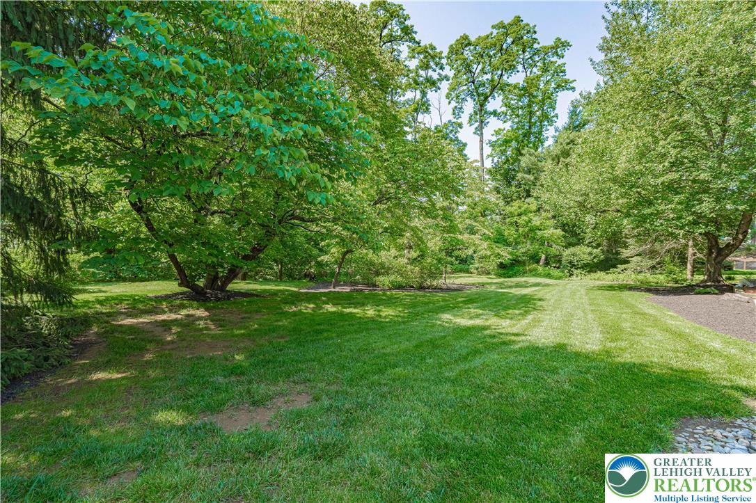 4984 Meadowview Drive
