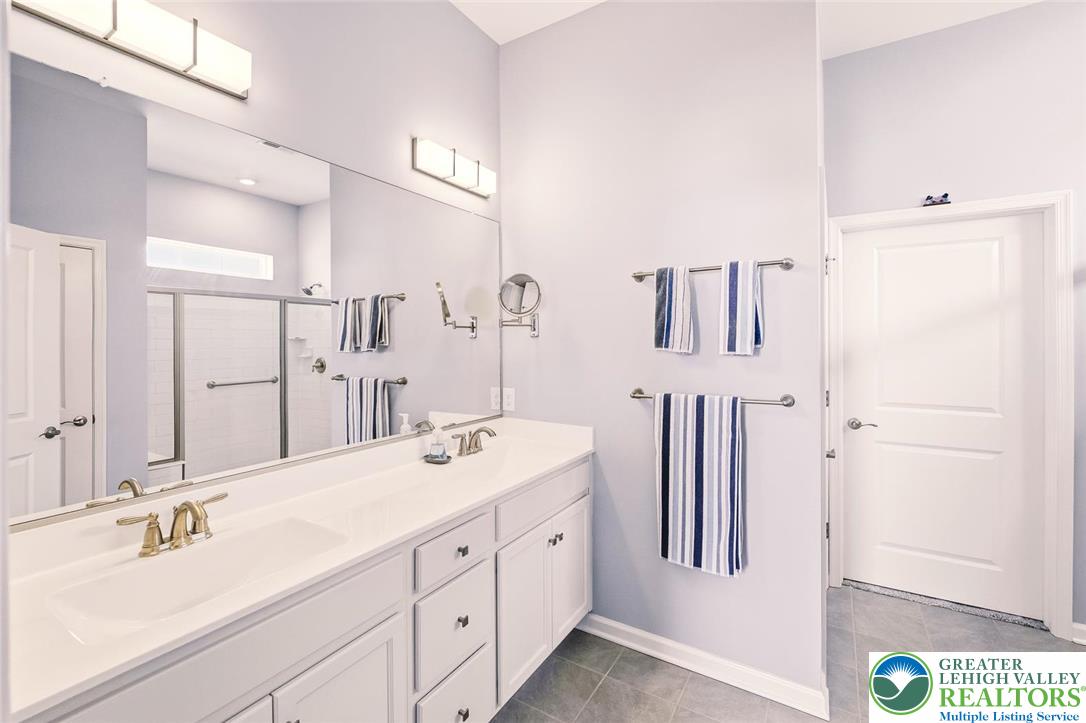 8071 Schaefer Crest