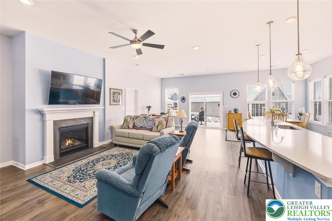 8071 Schaefer Crest