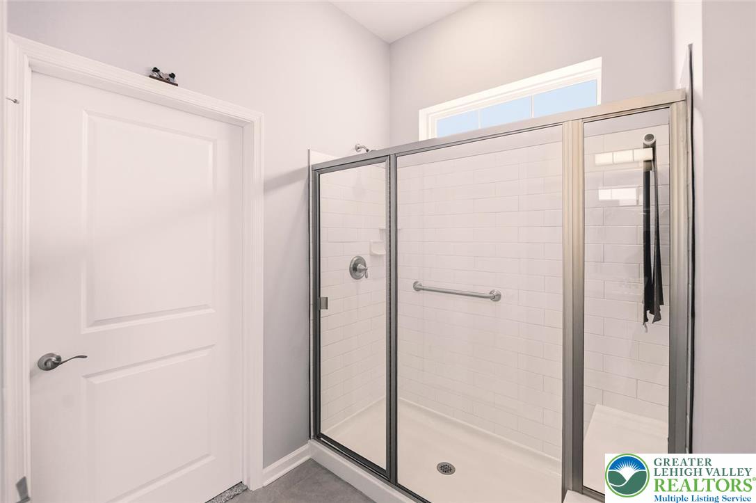 8071 Schaefer Crest