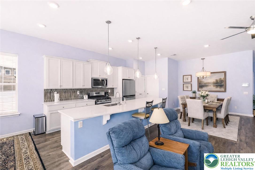 8071 Schaefer Crest