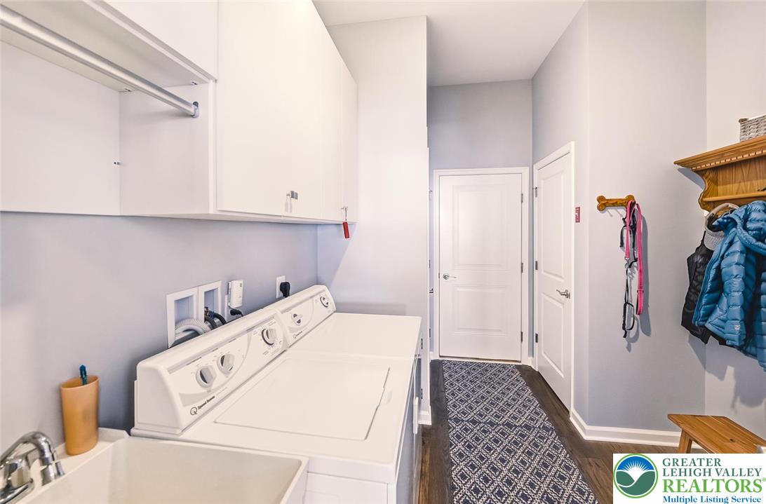 8071 Schaefer Crest