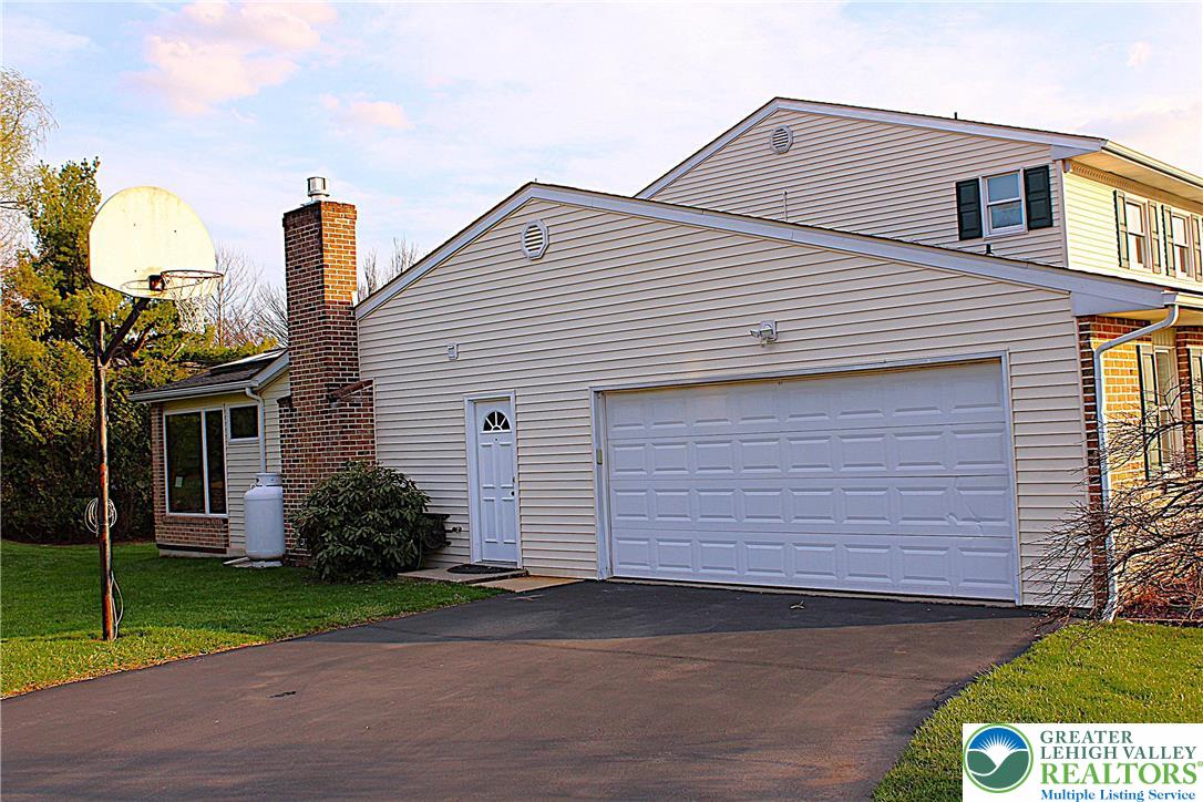 1812 Elmhurst Drive