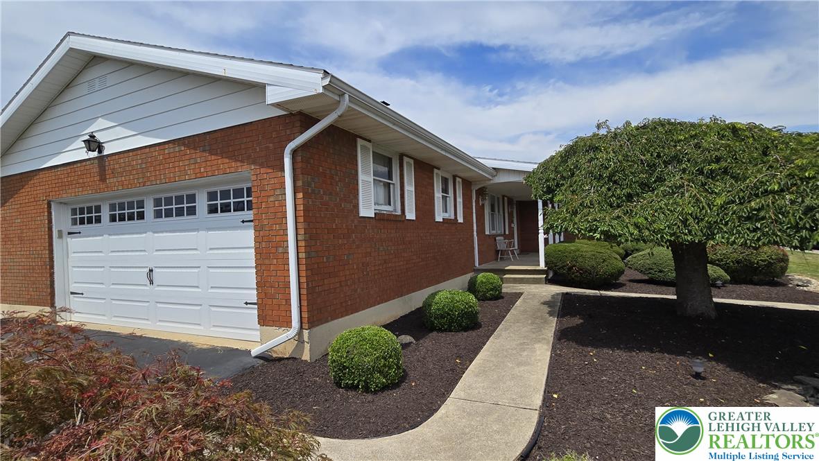 3203 Parkview Drive