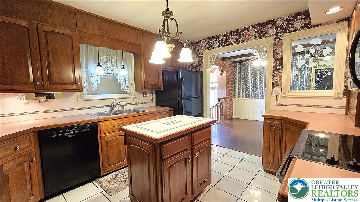 3203 Parkview Drive