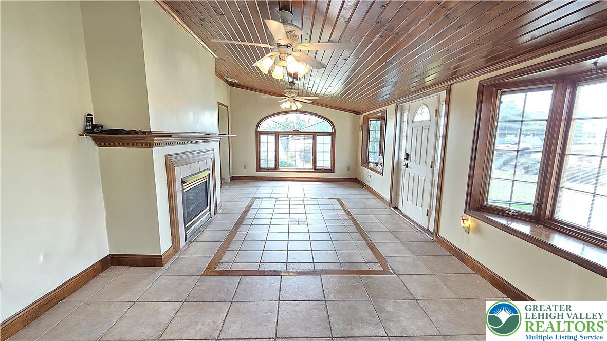 3203 Parkview Drive
