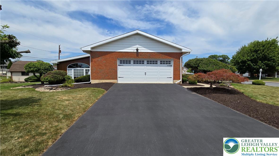 3203 Parkview Drive