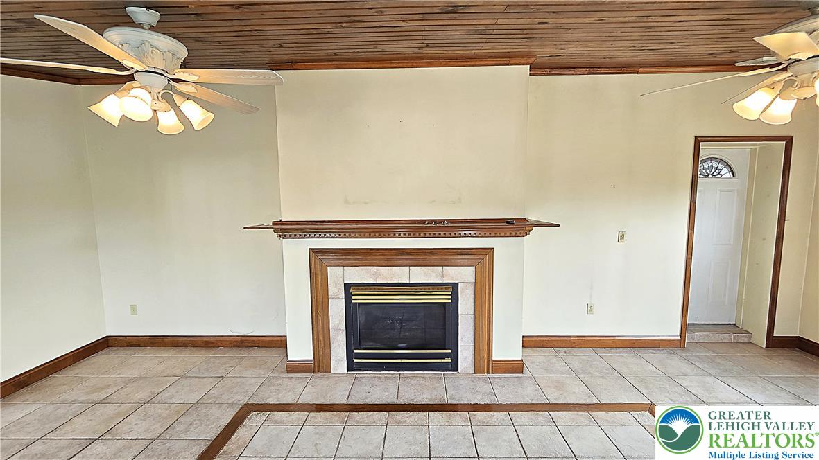 3203 Parkview Drive