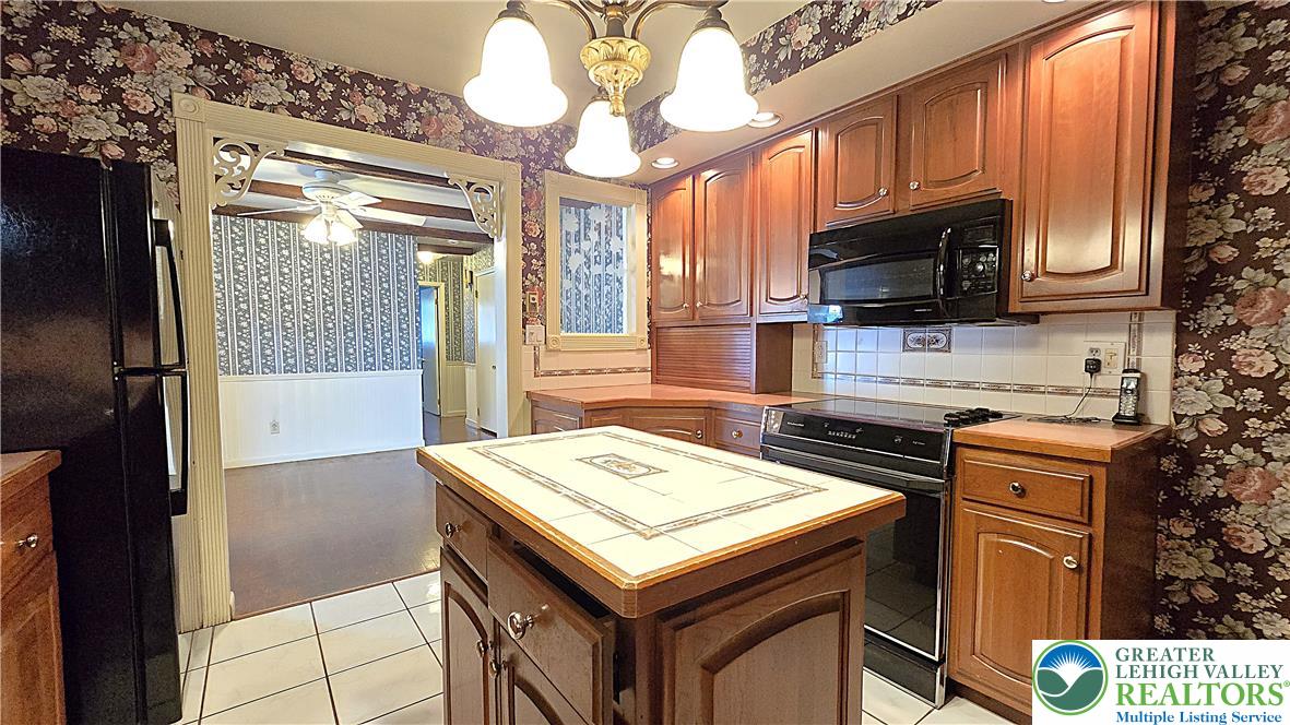 3203 Parkview Drive