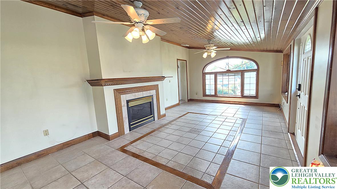 3203 Parkview Drive