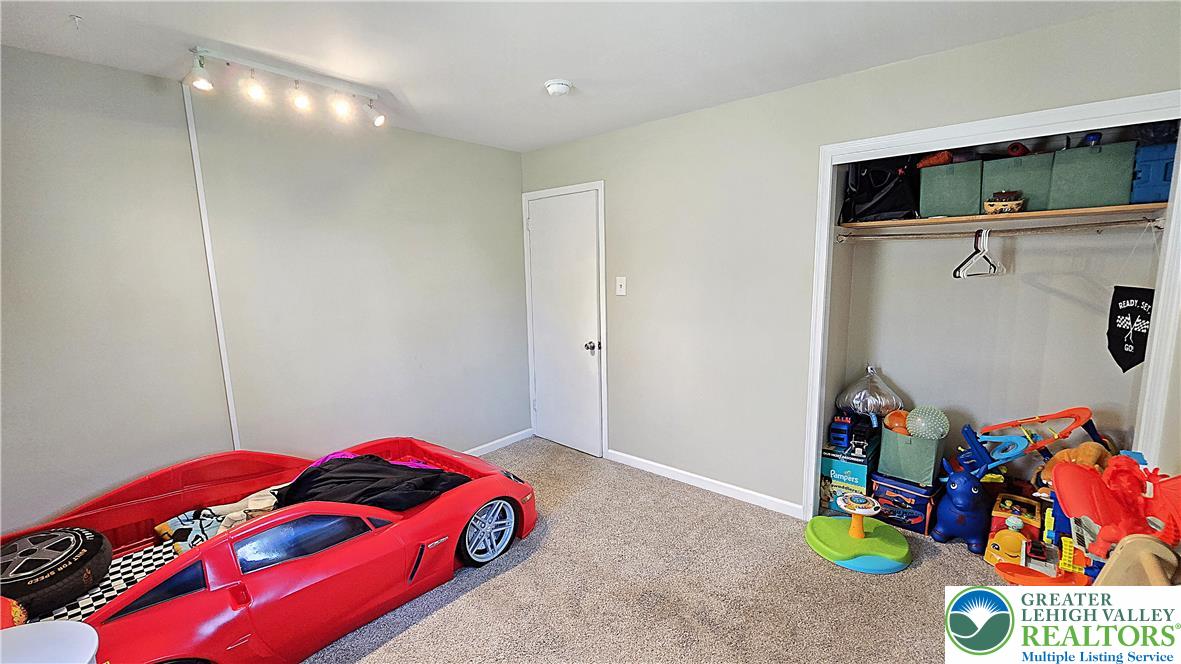 3165 Birch Circle East