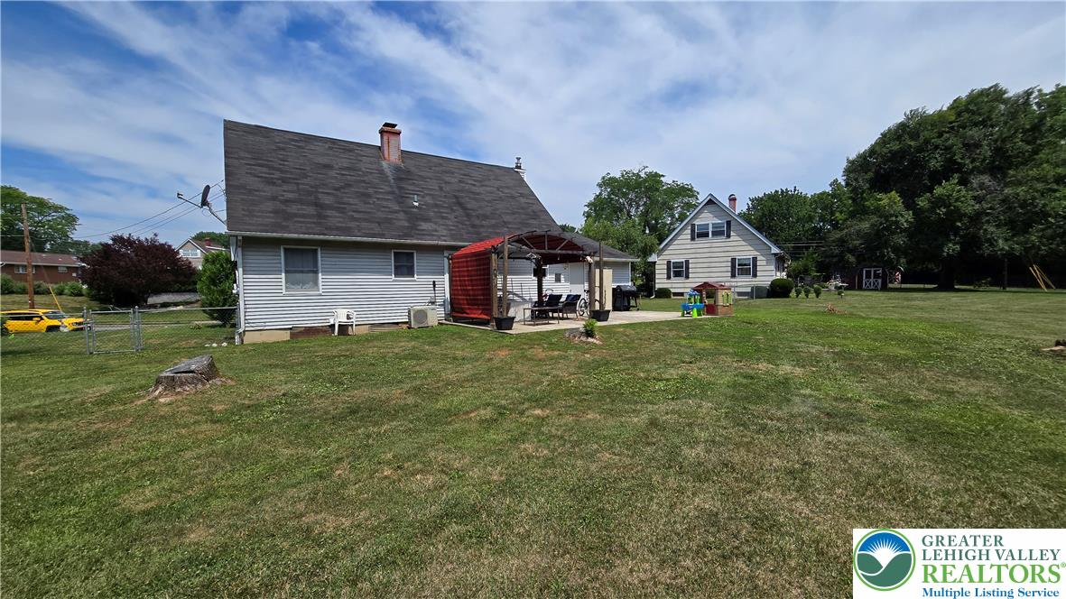 3165 Birch Circle East