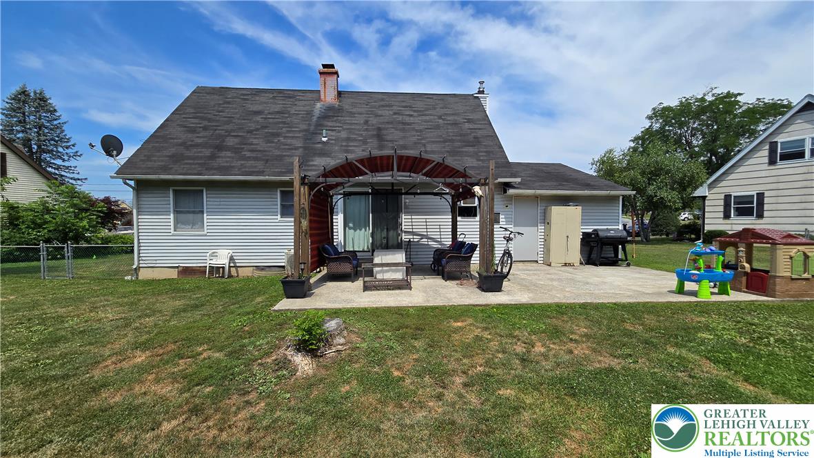 3165 Birch Circle East