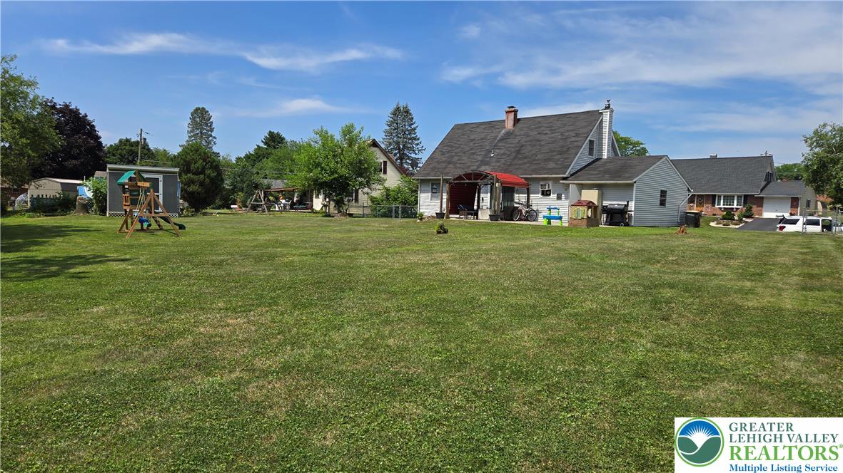 3165 Birch Circle East