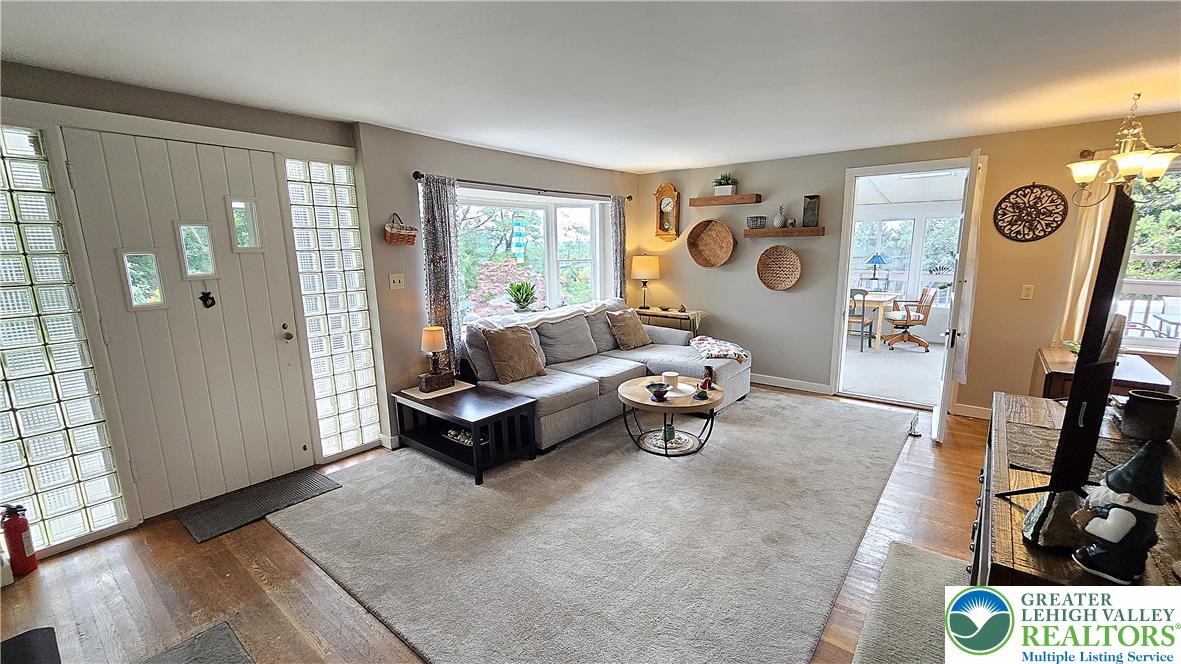 1349 Beverly Hills Road