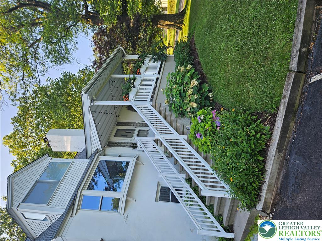 1349 Beverly Hills Road