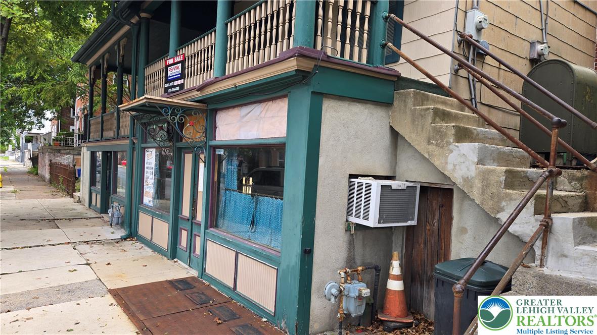 735 Front Street