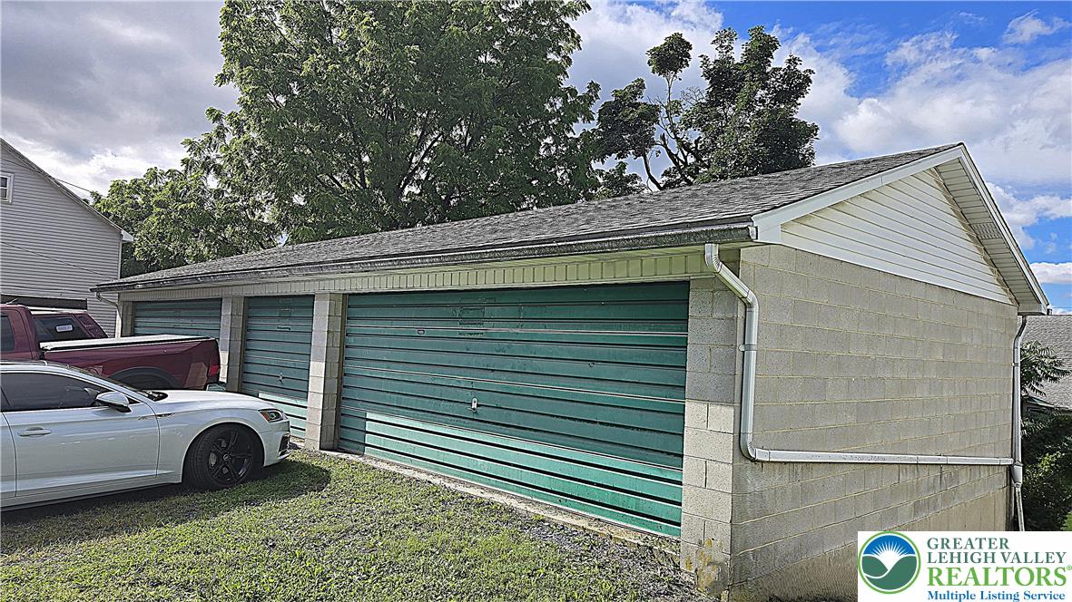 735 Front Street