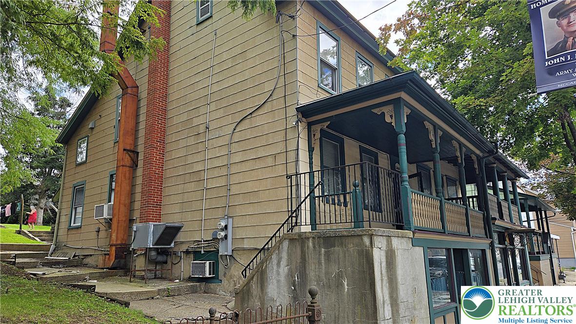 735 Front Street