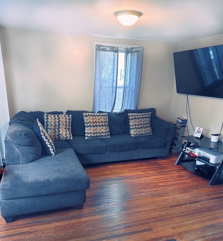 109 Robinson St.