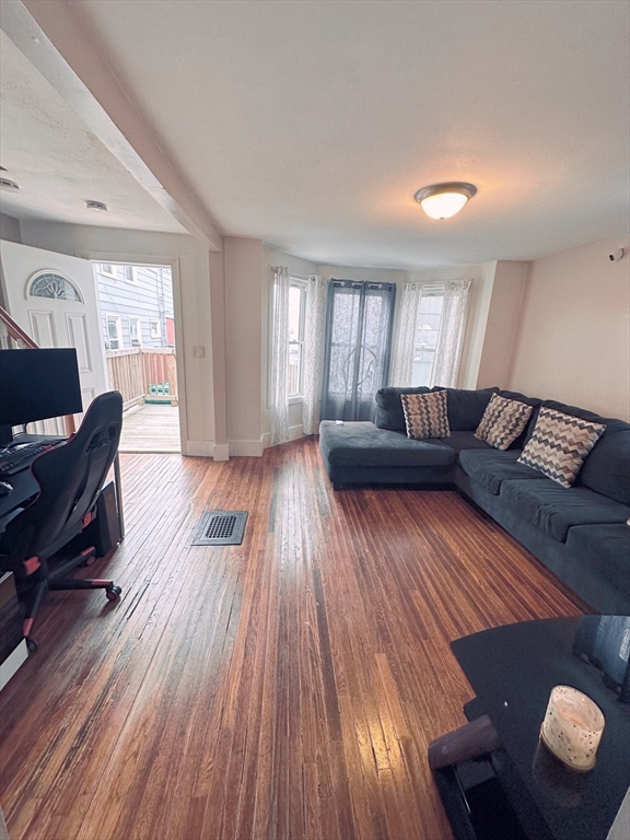 109 Robinson St.