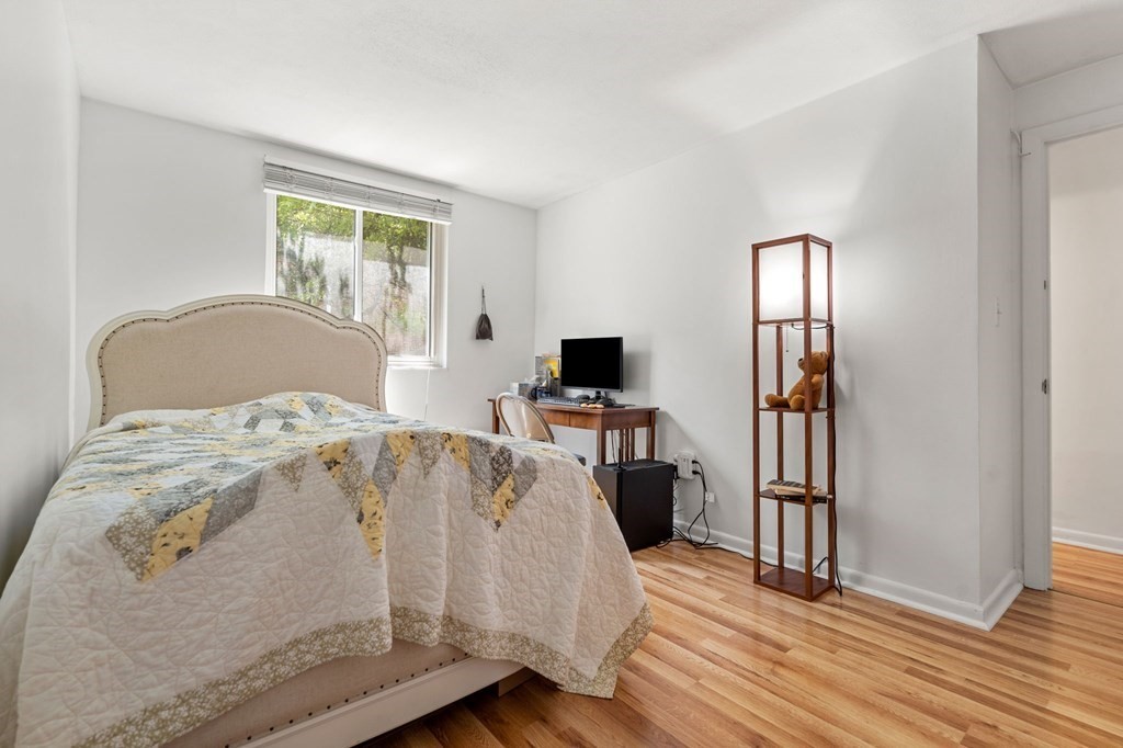 4 Albert Dr # 2