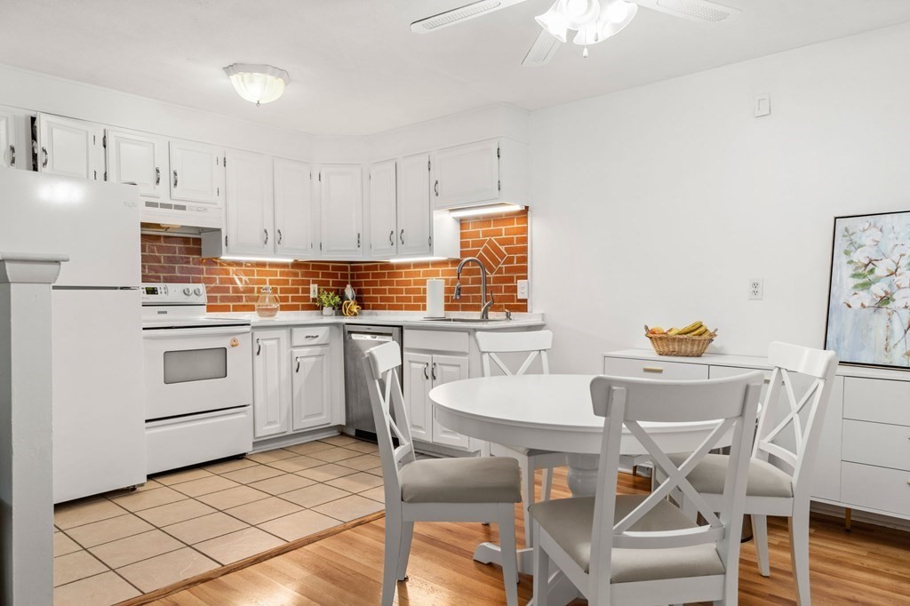 4 Albert Dr # 2