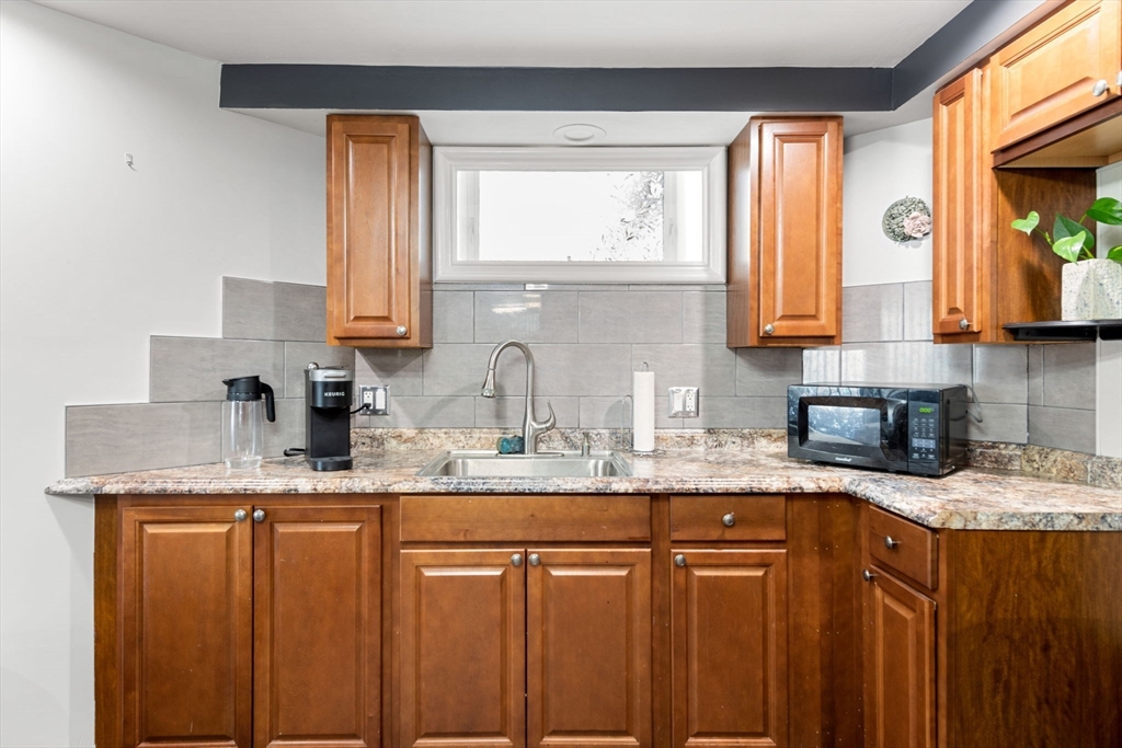 154 Winthrop Ave