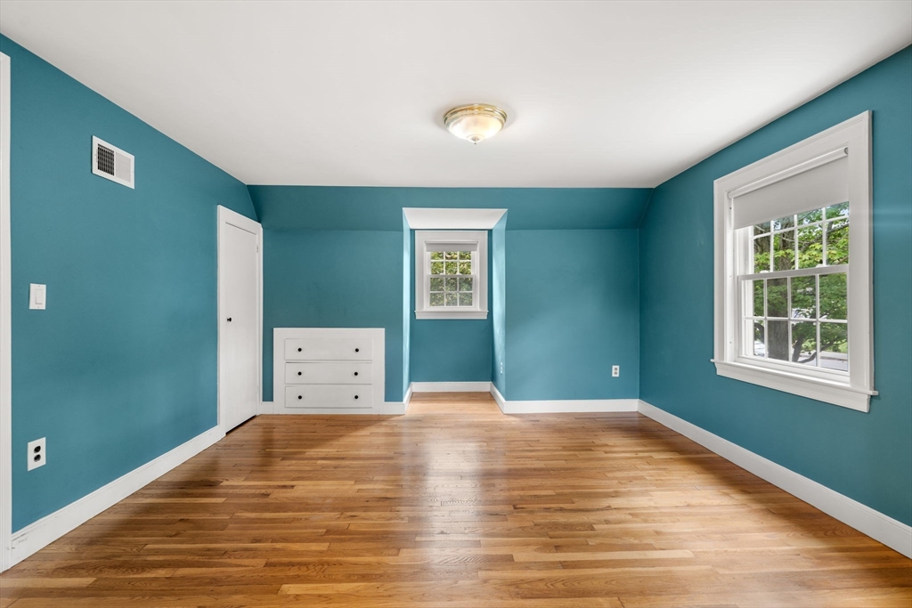 7 Bradford Rd