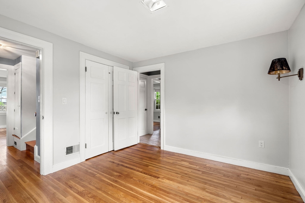 7 Bradford Rd