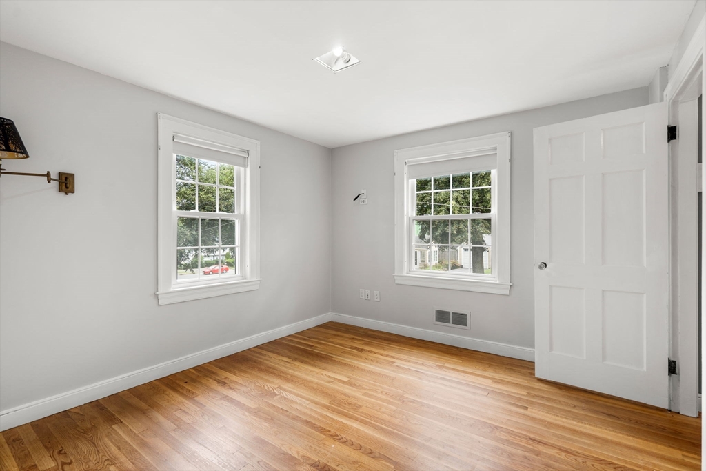 7 Bradford Rd