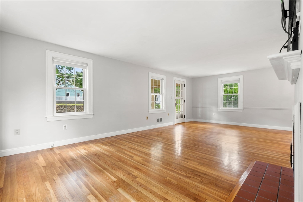 7 Bradford Rd
