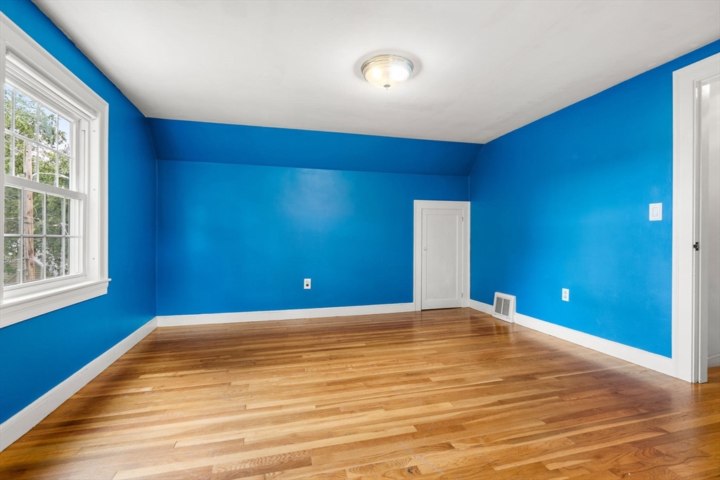 7 Bradford Rd