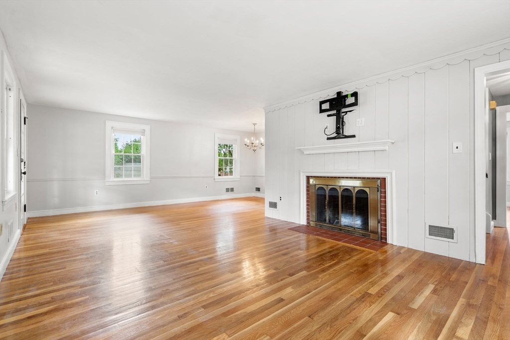 7 Bradford Rd