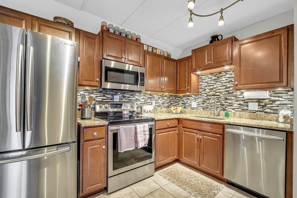 131 Franklin St # 306