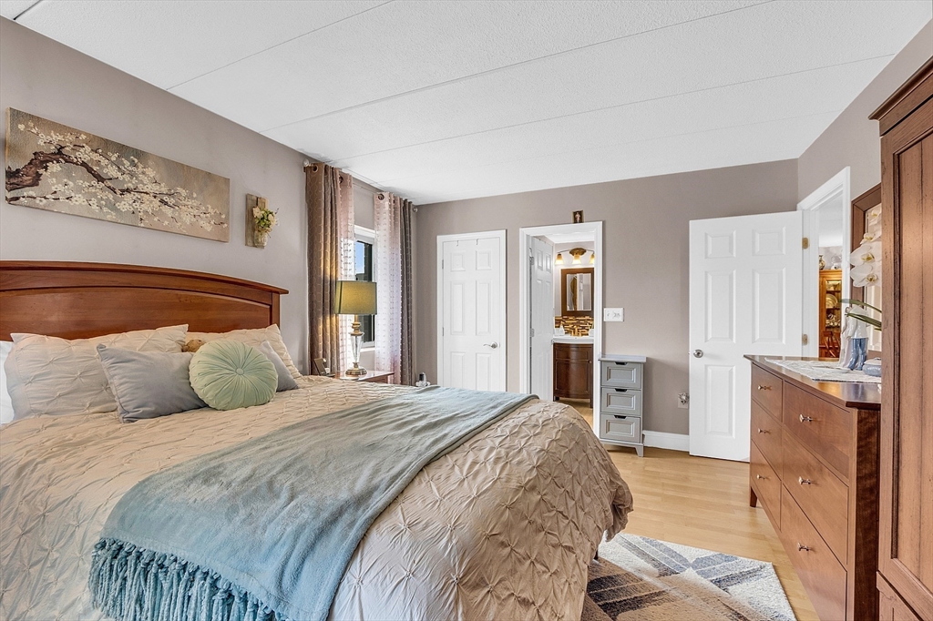 131 Franklin St # 306