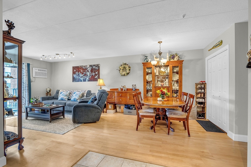 131 Franklin St # 306