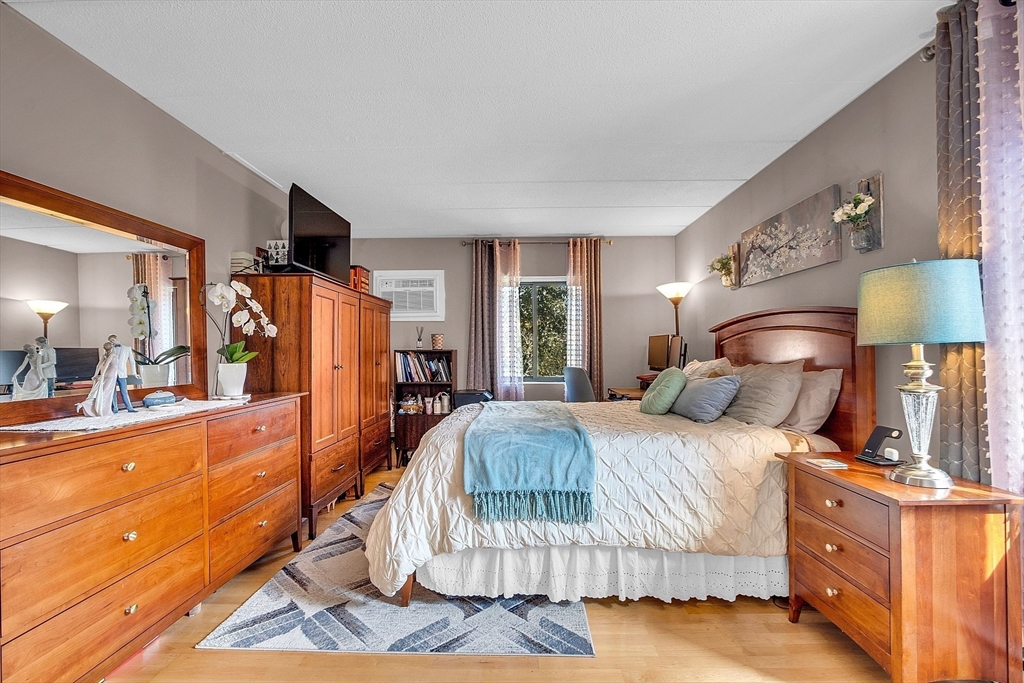 131 Franklin St # 306