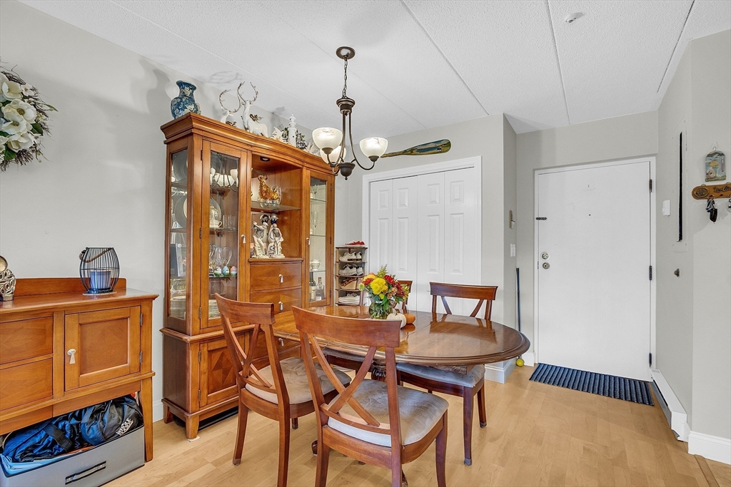 131 Franklin St # 306