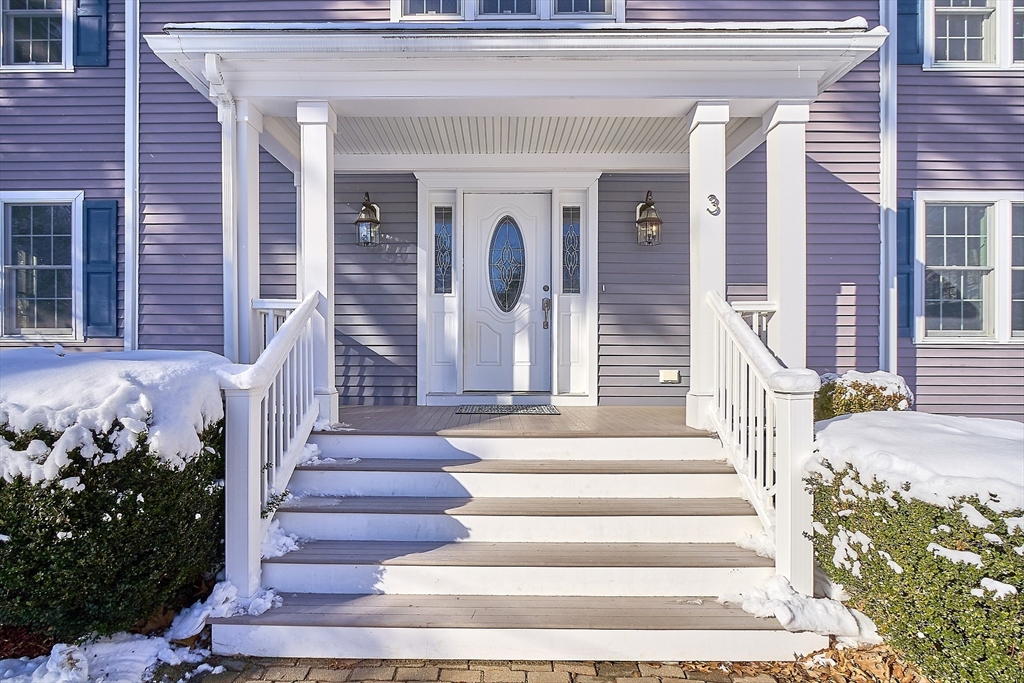 3 Middle St