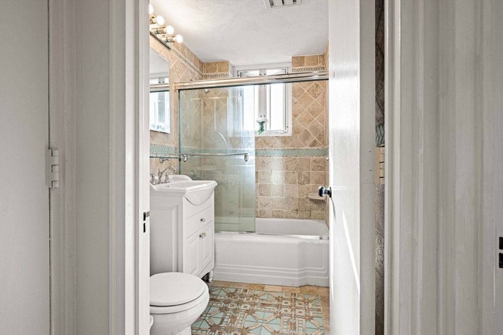 130 Boylston St # 2
