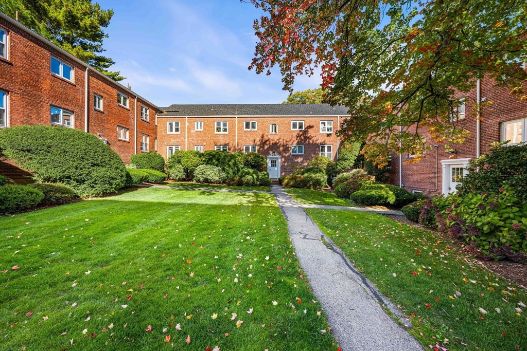 130 Boylston St # 2