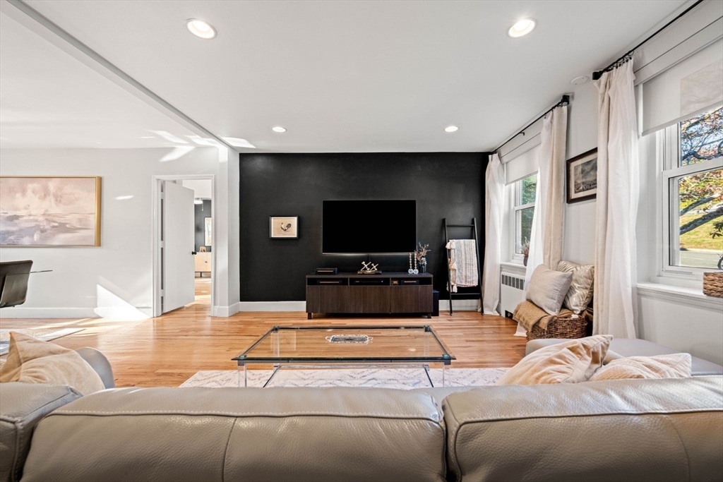130 Boylston St # 2