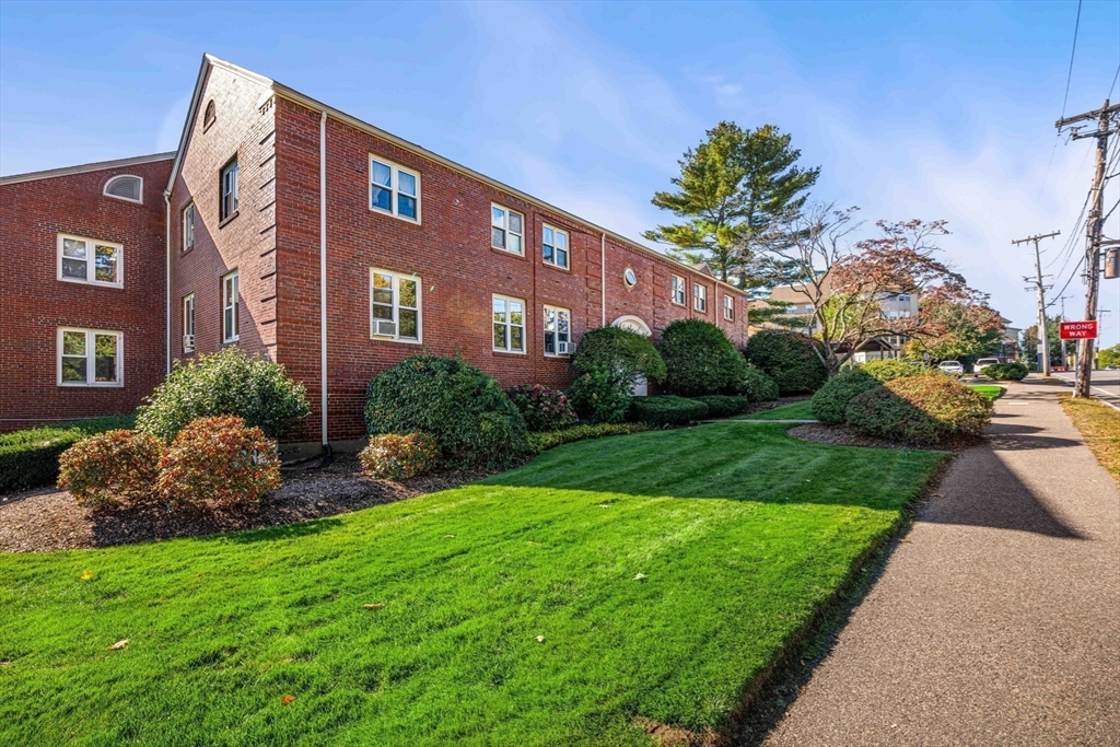 130 Boylston St # 2