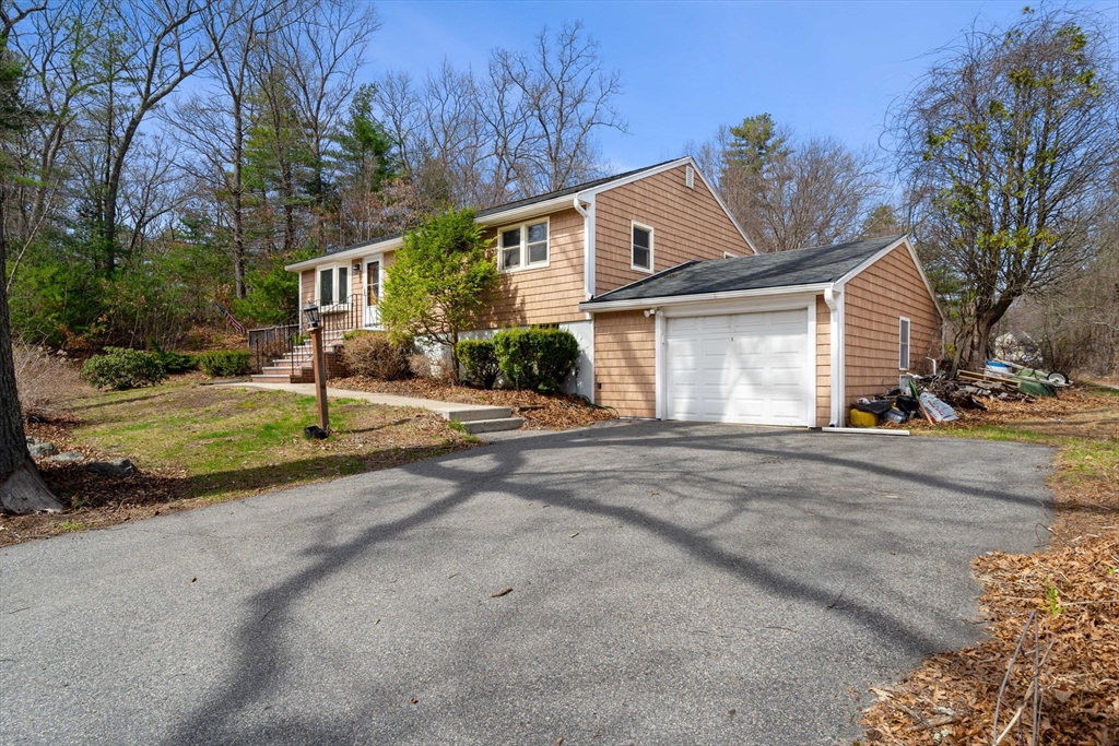 83 Thurlow St