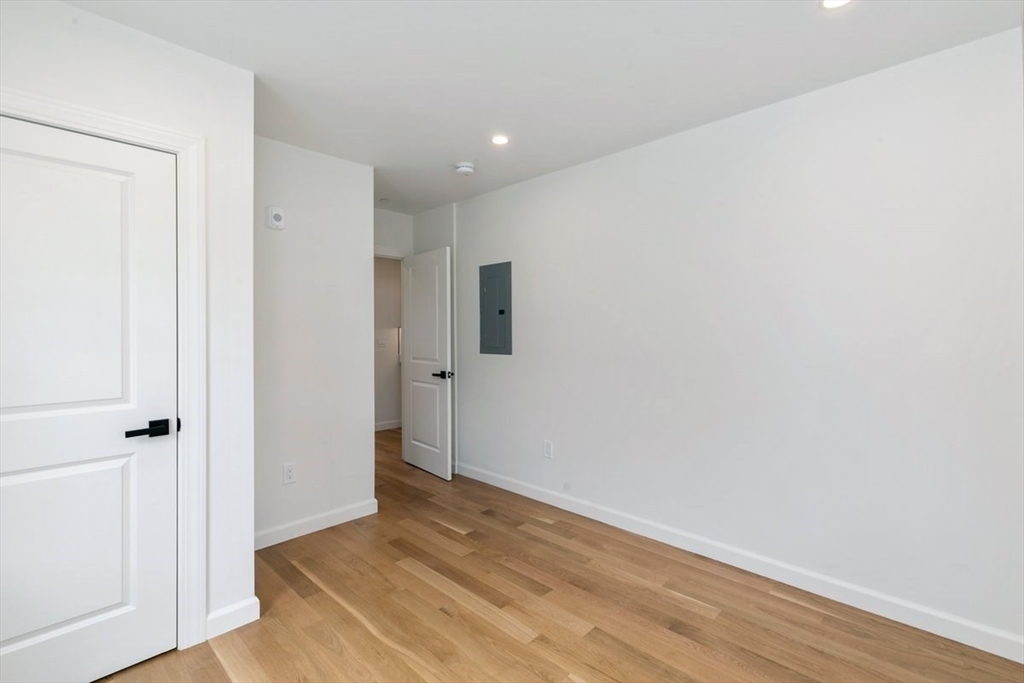 106 Broadway # 1